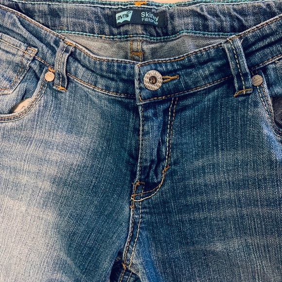 Levi’s Mid-Wash Jeans (Low-rise) - Picture 2 of 8